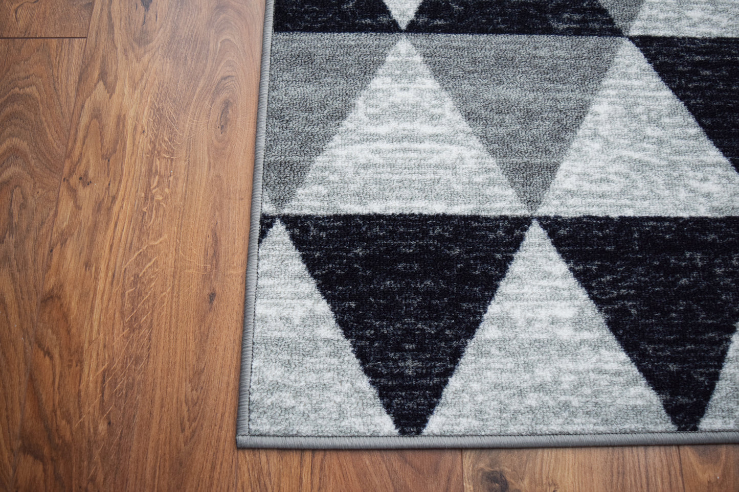 Riviera Triangles Mat & Runner - Black & Grey